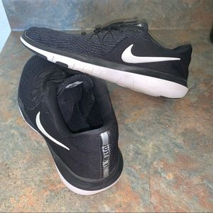 Size 8.5 Nike Flex Supreme TR6 Black